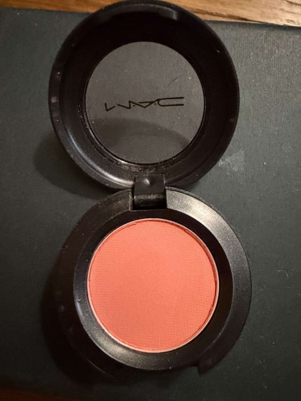 MAC Cosmetics Trio Eyeshadow Set — Coral, Coppering & I Like 2 Watch - Picture 3 of 5